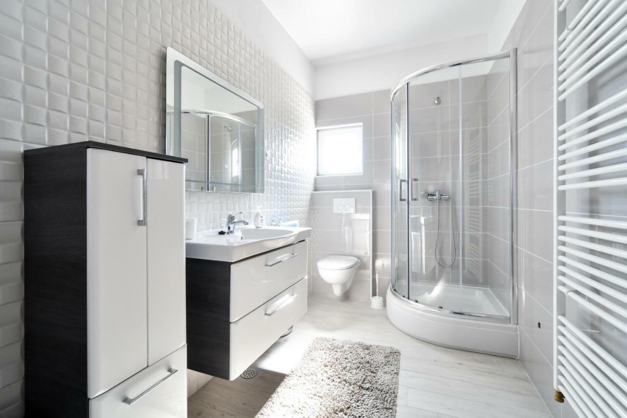 Отель Apartman Novokmet-Crno Задар Экстерьер фото