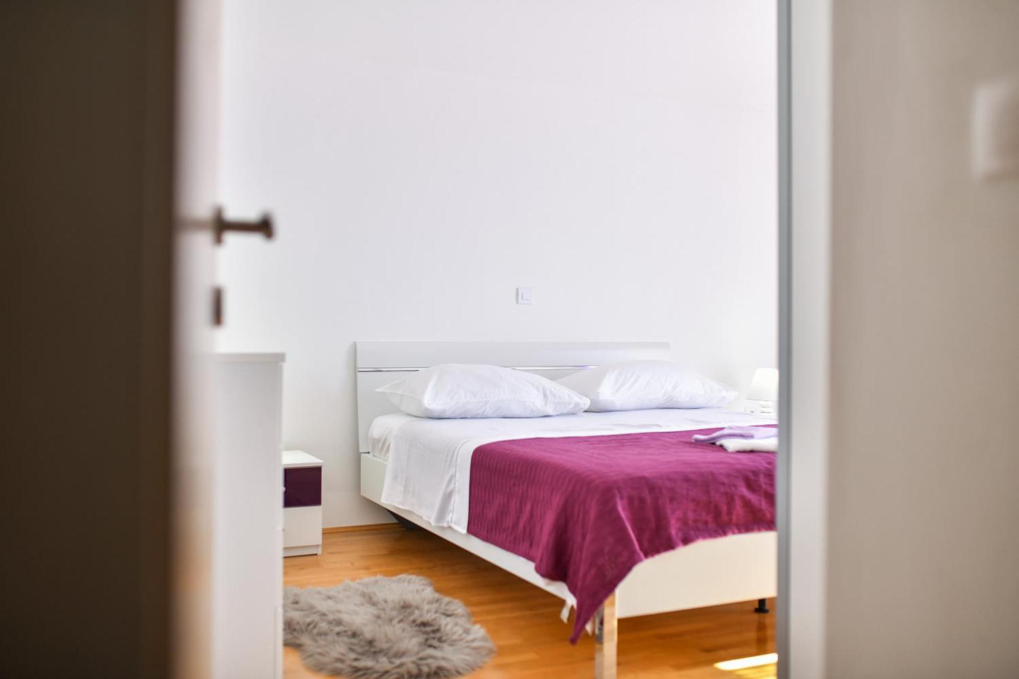 Отель Apartman Novokmet-Crno Задар Экстерьер фото