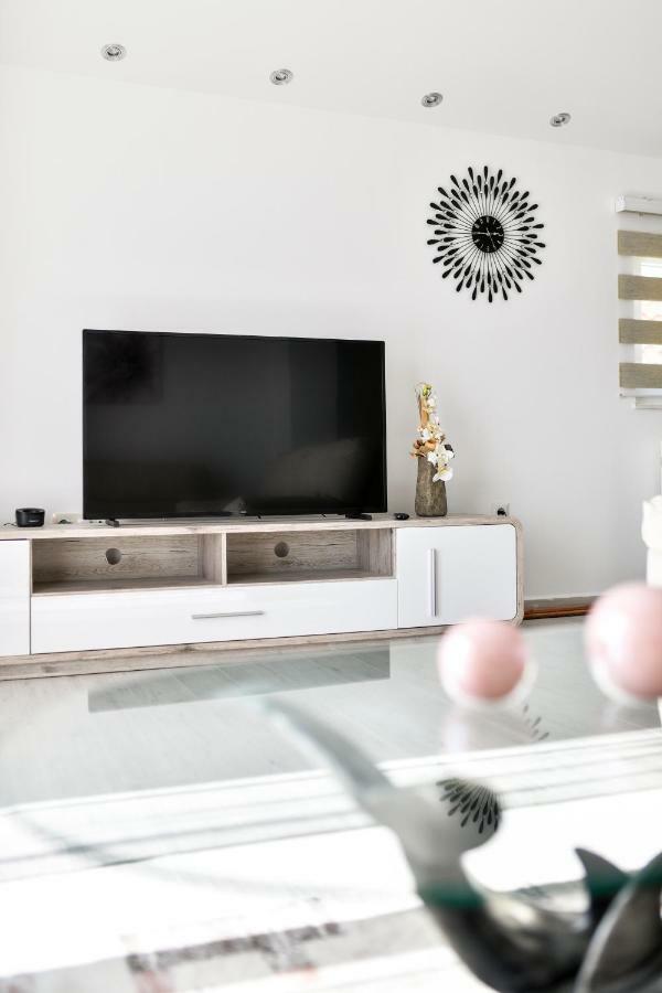 Отель Apartman Novokmet-Crno Задар Экстерьер фото